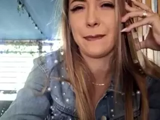 riskygirl9830's Live Sex Cam Show