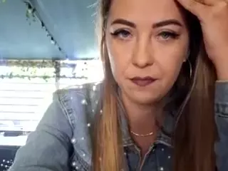riskygirl9830's Live Sex Cam Show