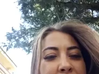 riskygirl9830's Live Sex Cam Show