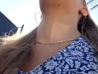 riskygirl9830's Live Sex Cam Show
