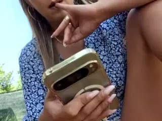 riskygirl9830's Live Sex Cam Show