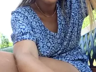 riskygirl9830's Live Sex Cam Show
