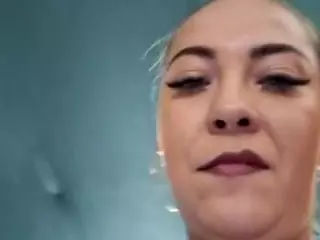 riskygirl9830's Live Sex Cam Show