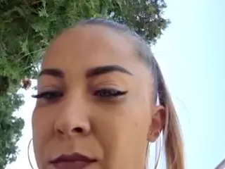 riskygirl9830's Live Sex Cam Show