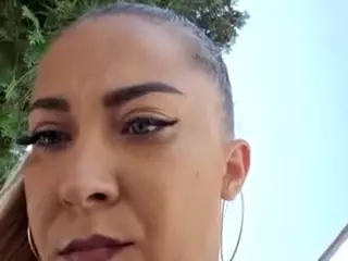 riskygirl9830's Live Sex Cam Show
