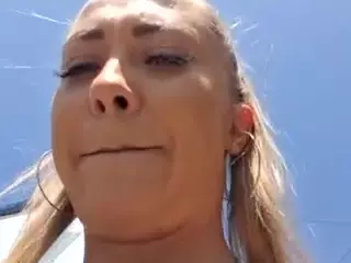 riskygirl9830's Live Sex Cam Show