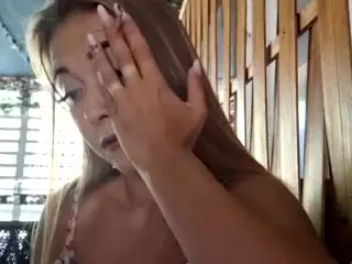 riskygirl9830's Live Sex Cam Show