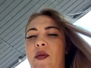 riskygirl9830's Live Sex Cam Show