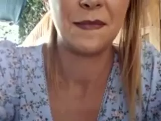 riskygirl9830's Live Sex Cam Show