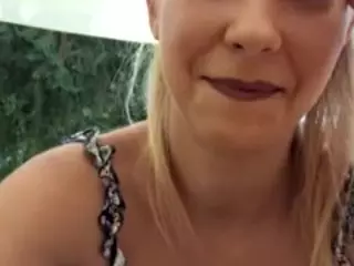 riskygirl9830's Live Sex Cam Show