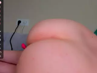 Kimmberrr's Live Sex Cam Show