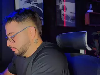 Andrew-Brownn's Live Sex Cam Show