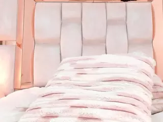Carlee-Jones's Live Sex Cam Show