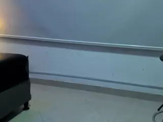 IsaMeow's Live Sex Cam Show