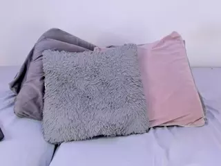 IsaMeow's Live Sex Cam Show