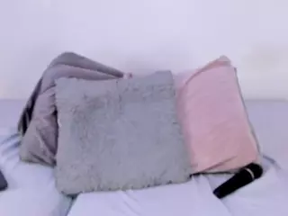 IsaMeow's Live Sex Cam Show
