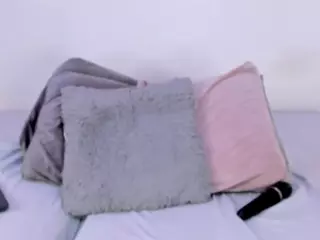 IsaMeow's Live Sex Cam Show