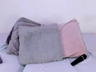 IsaMeow's Live Sex Cam Show