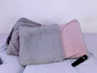 IsaMeow's Live Sex Cam Show