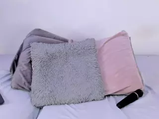 IsaMeow's Live Sex Cam Show