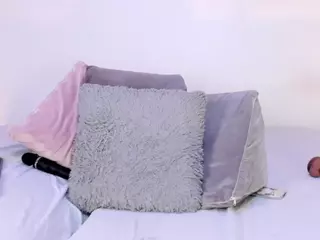 IsaMeow's Live Sex Cam Show