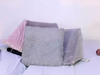 IsaMeow's Live Sex Cam Show
