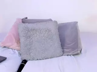 IsaMeow's Live Sex Cam Show
