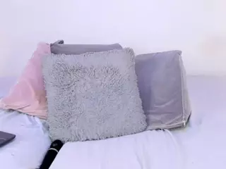 IsaMeow's Live Sex Cam Show
