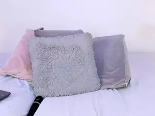 IsaMeow's Live Sex Cam Show
