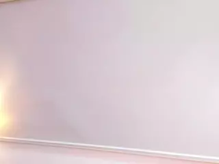 IsaMeow's Live Sex Cam Show