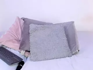 IsaMeow's Live Sex Cam Show