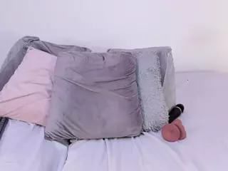 IsaMeow's Live Sex Cam Show