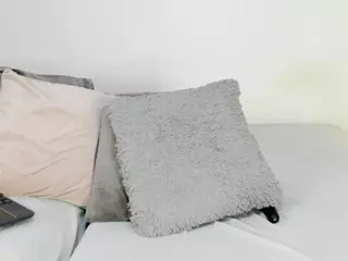 IsaMeow's Live Sex Cam Show