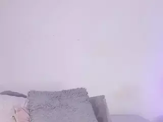 IsaMeow's Live Sex Cam Show
