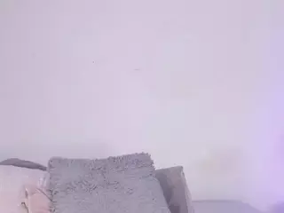 IsaMeow's Live Sex Cam Show