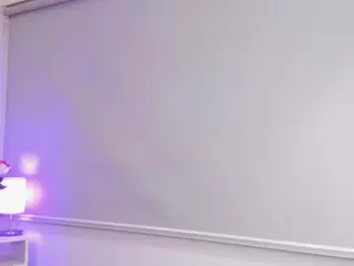 IsaMeow's Live Sex Cam Show