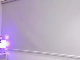 IsaMeow's Live Sex Cam Show