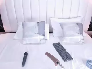 MarianaRey18's Live Sex Cam Show