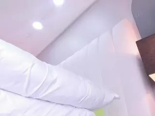 MarianaRey18's Live Sex Cam Show