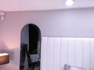 MarianaRey18's Live Sex Cam Show
