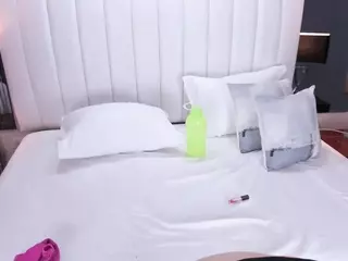 MarianaRey18's Live Sex Cam Show
