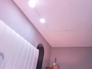 MarianaRey18's Live Sex Cam Show