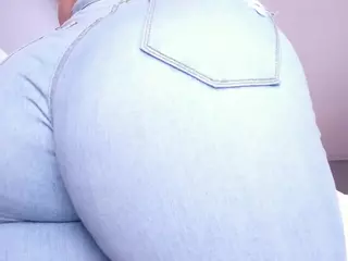MarianaRey18's Live Sex Cam Show