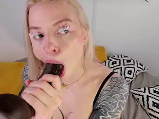 Chasey's Live Sex Cam Show