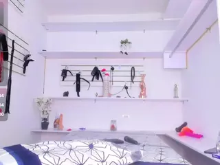 Alejandra-dunn's Live Sex Cam Show
