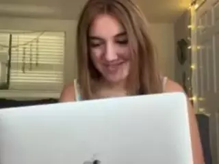 jadebay's Live Sex Cam Show