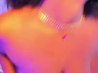 SarahGil's Live Sex Cam Show