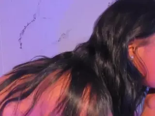 SarahGil's Live Sex Cam Show