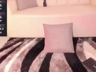 SarahGil's Live Sex Cam Show
