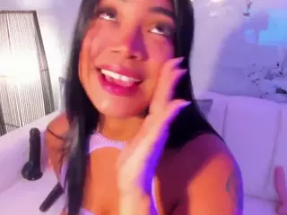 SarahGil's Live Sex Cam Show